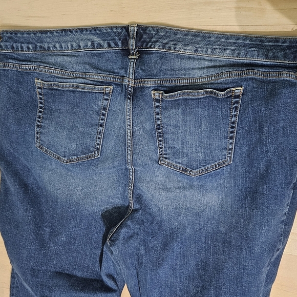 Torrid Relaxed Bootcut Distressed Denim Jeans size 26 - Picture 9 of 9